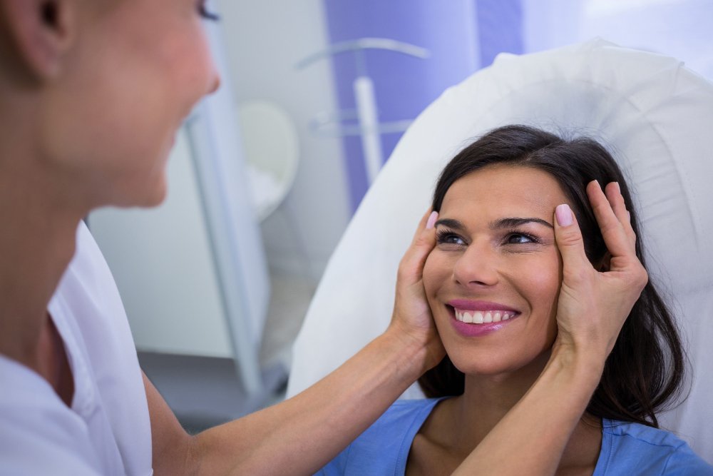 Swelling after blepharoplasty recovery in brazil